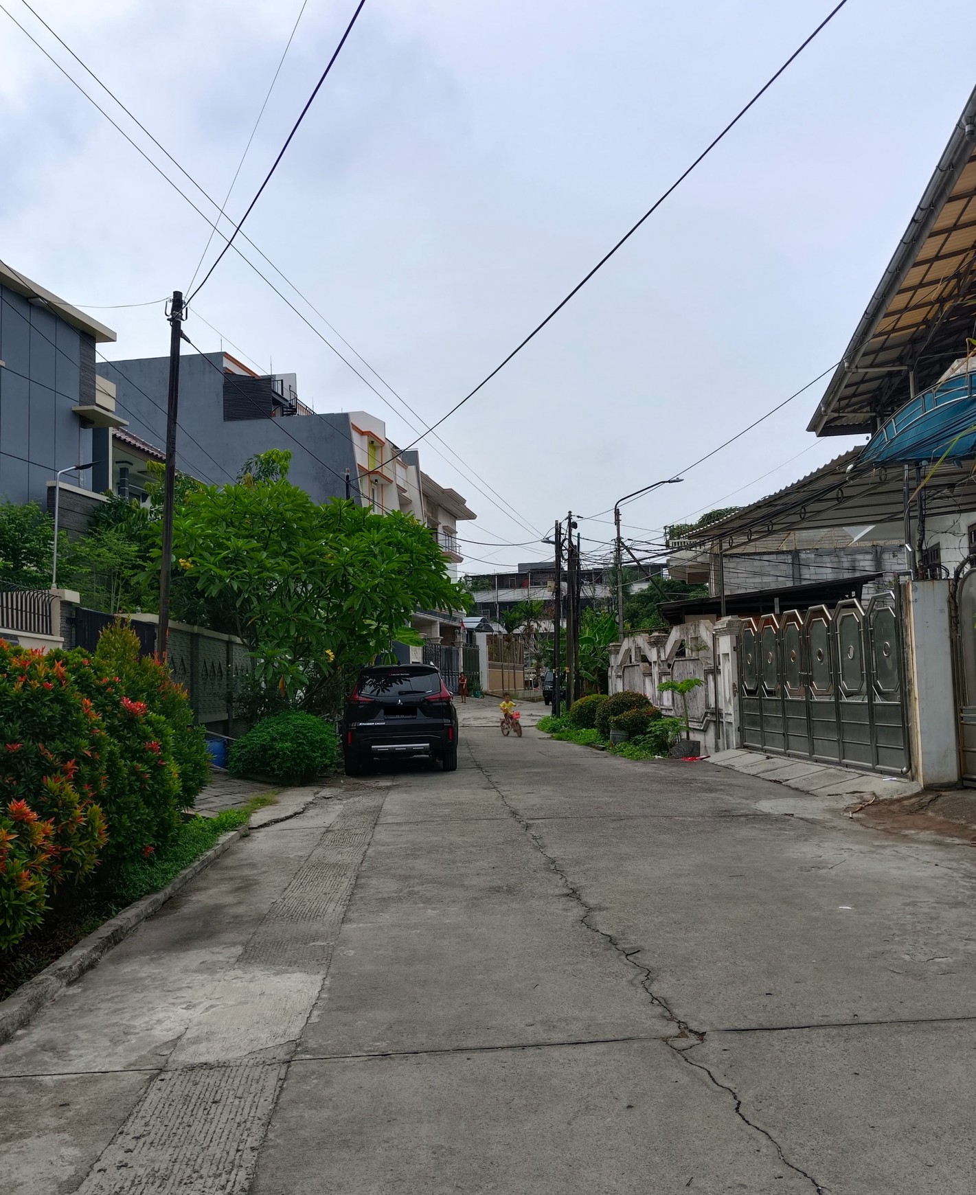 Rumah cocok untuk rumah tinggal & Usaha (Toko-Kantor_Rumah Produks)i di Taman Harapan Indah Jelambar