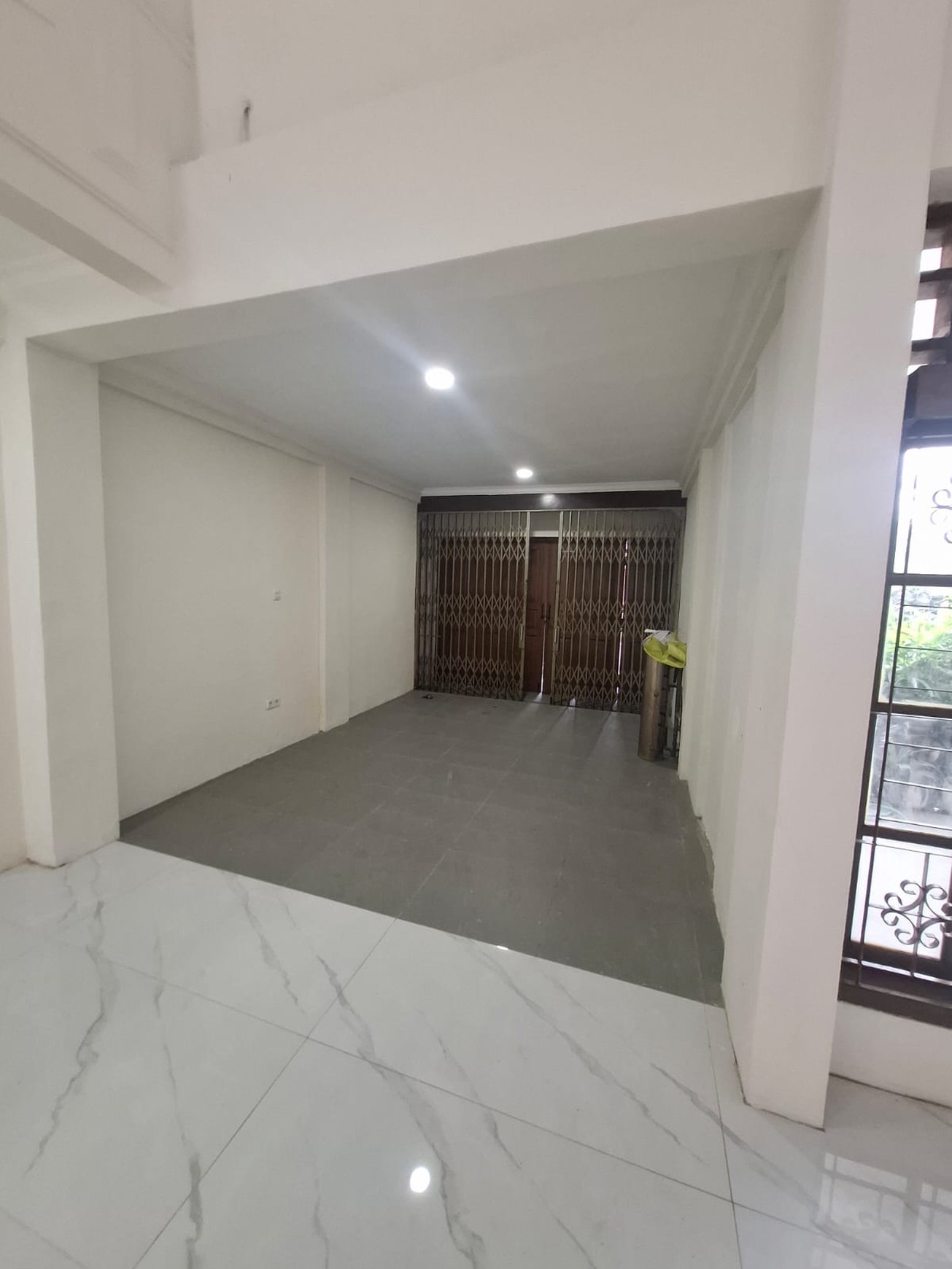 RUMAH DIJUAL JALAN KOMPLEK PLN KEBAYORAN LAMA JAKARTA SELATAN