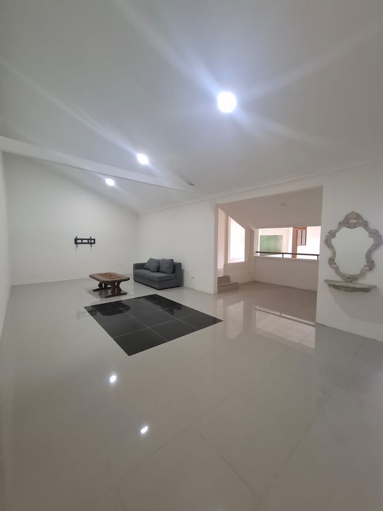 RUMAH DIJUAL JALAN KOMPLEK PLN KEBAYORAN LAMA JAKARTA SELATAN
