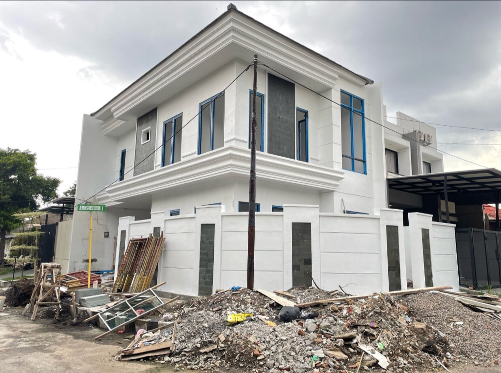 2 Milyar-an Dijual Rumah Baru Jemursari Selatan Surabaya Dekat Raya Jemursaru, Ubaya, Prapen, Jemur Andayani, Uk Petra Siwalankerto