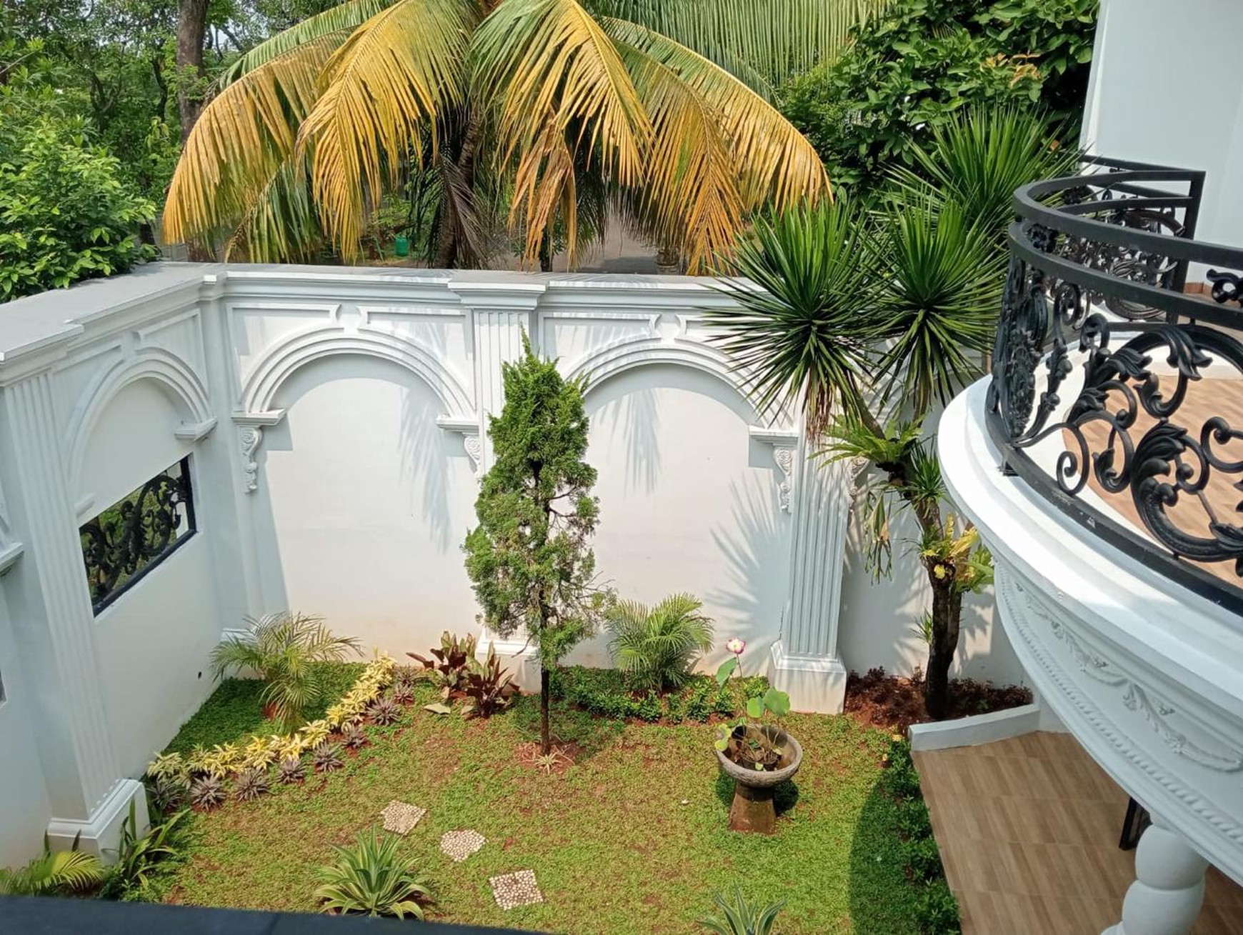 Rumah Mewah Siap Huni di Taman Giri Loka BSD dekat Akses Tol