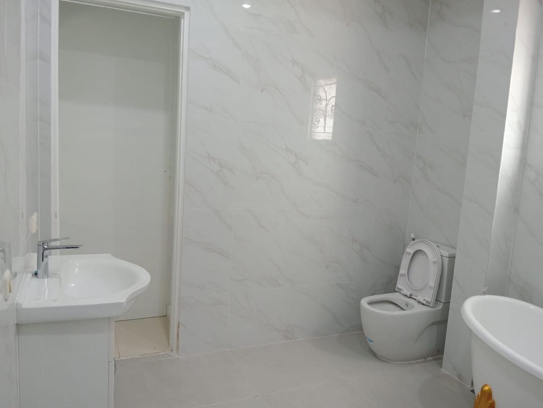 Rumah Mewah Siap Huni di Taman Giri Loka BSD dekat Akses Tol