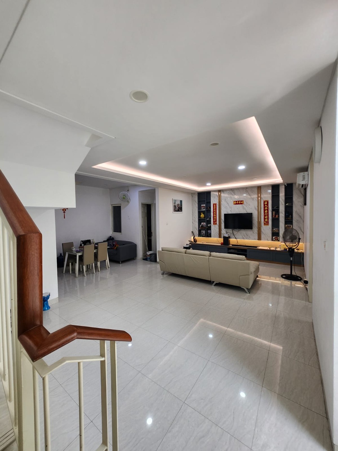 Dijual Rumah Grand Pakuwon - Cluster Brisbane - Semi Furnished Dekat Food Junction, Sekolah Sampoerna Academy , Margomulyo, Tandes, Akses Tol