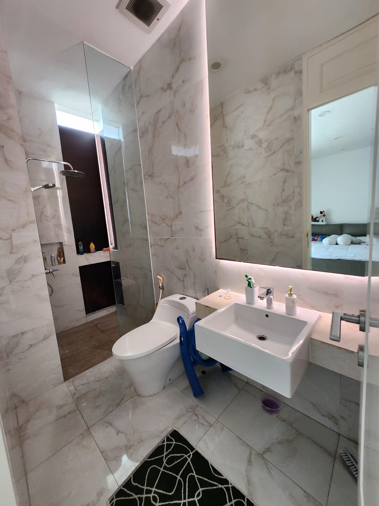 Dijual Rumah Grand Pakuwon - Cluster Brisbane - Semi Furnished Dekat Food Junction, Sekolah Sampoerna Academy , Margomulyo, Tandes, Akses Tol