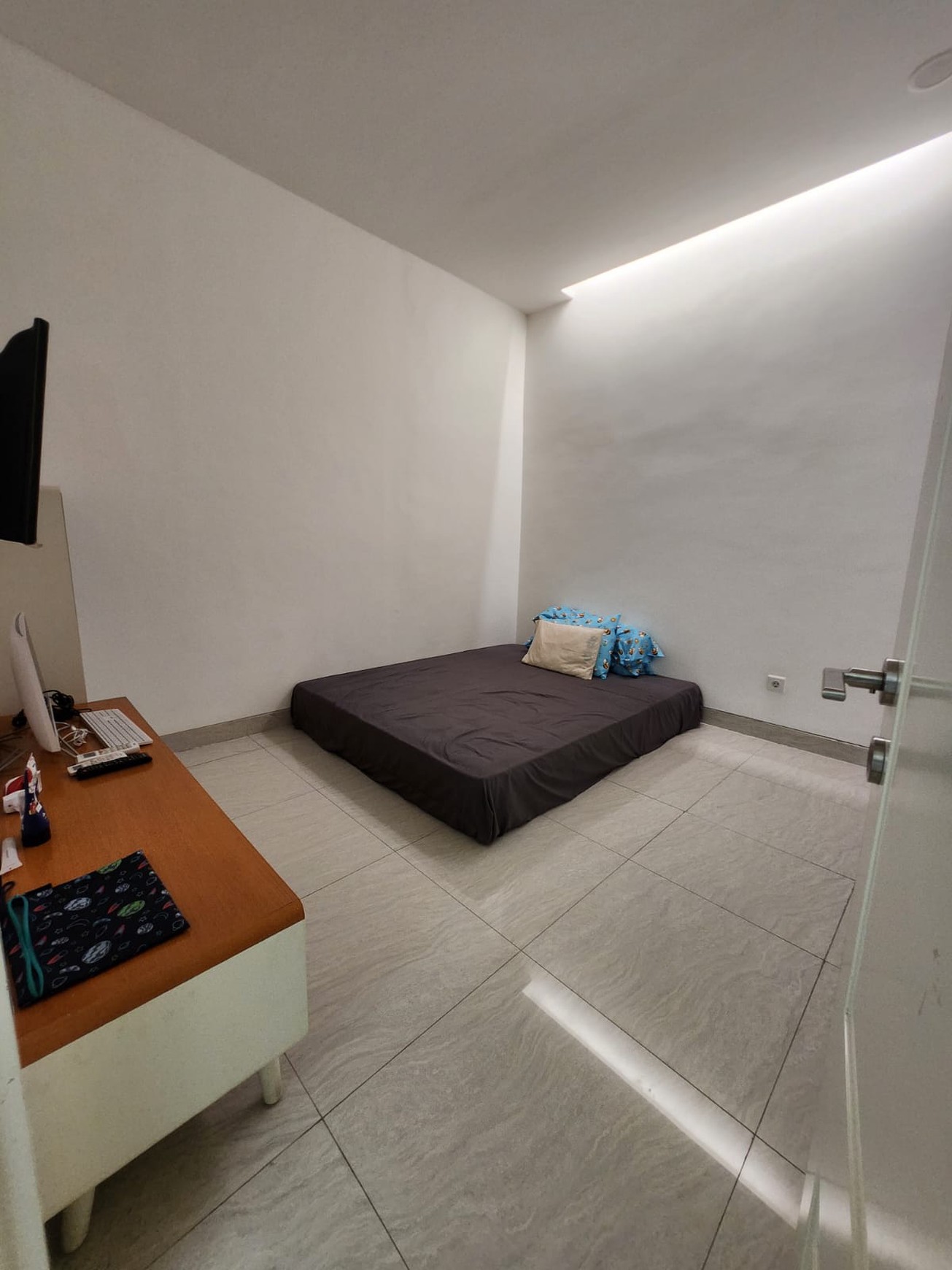 Dijual Rumah Grand Pakuwon - Cluster Brisbane - Semi Furnished Dekat Food Junction, Sekolah Sampoerna Academy , Margomulyo, Tandes, Akses Tol