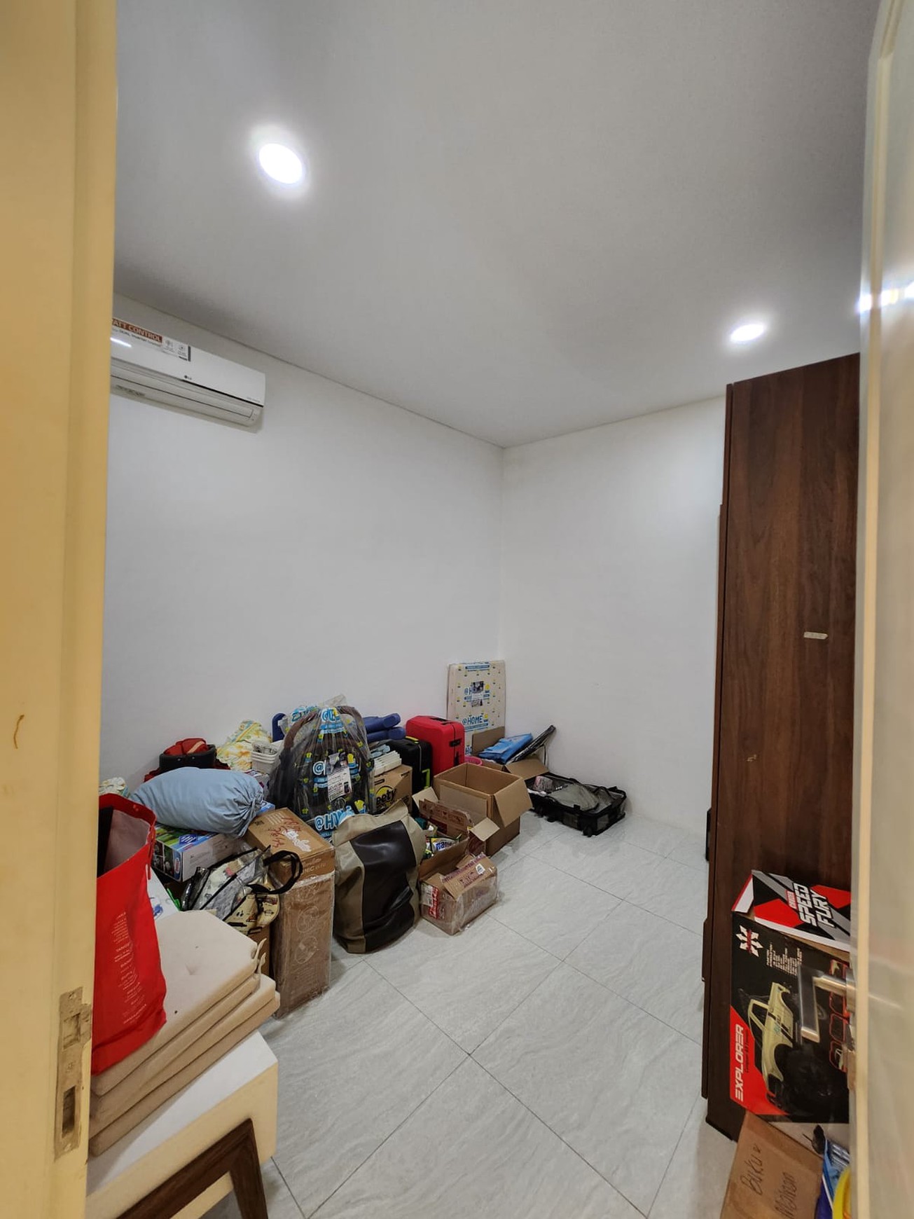 Dijual Rumah Grand Pakuwon - Cluster Brisbane - Semi Furnished Dekat Food Junction, Sekolah Sampoerna Academy , Margomulyo, Tandes, Akses Tol
