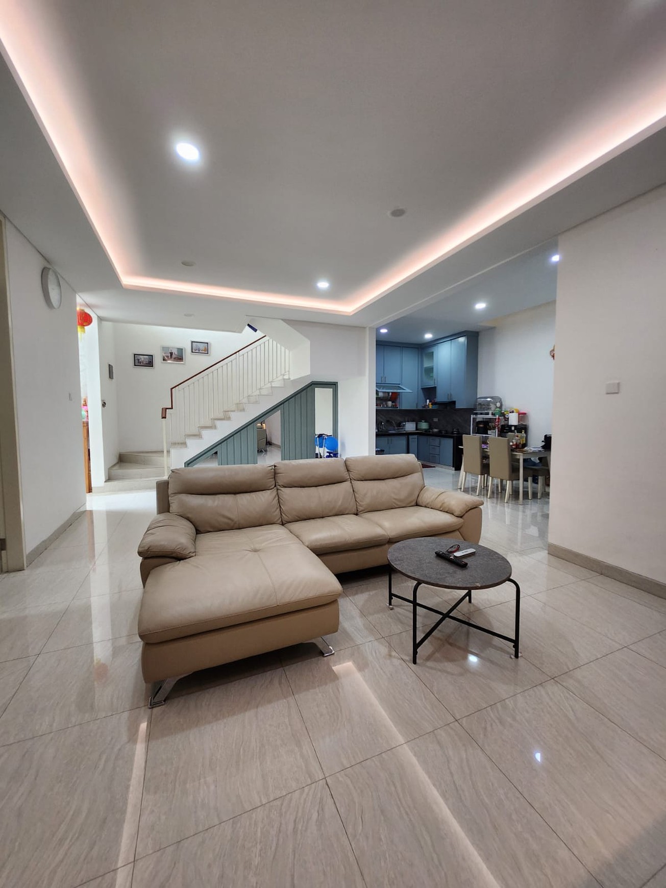 Dijual Rumah Grand Pakuwon - Cluster Brisbane - Semi Furnished Dekat Food Junction, Sekolah Sampoerna Academy , Margomulyo, Tandes, Akses Tol