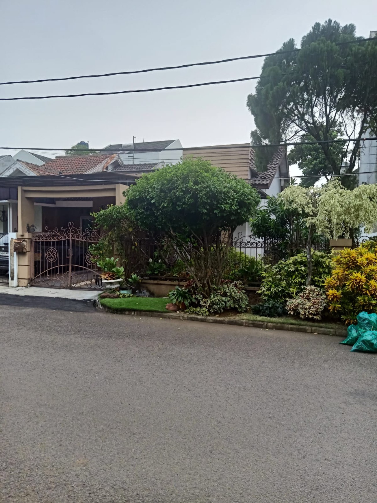 Rumah Bagus Siap Huni Suasana Asri di Graha Bintaro Raya, Tangerang Selatan