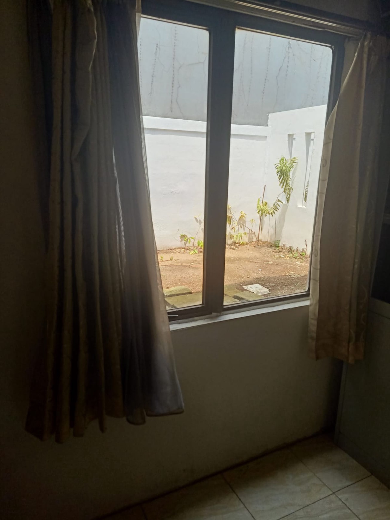 Rumah Bagus Siap Huni Suasana Asri di Graha Bintaro Raya, Tangerang Selatan