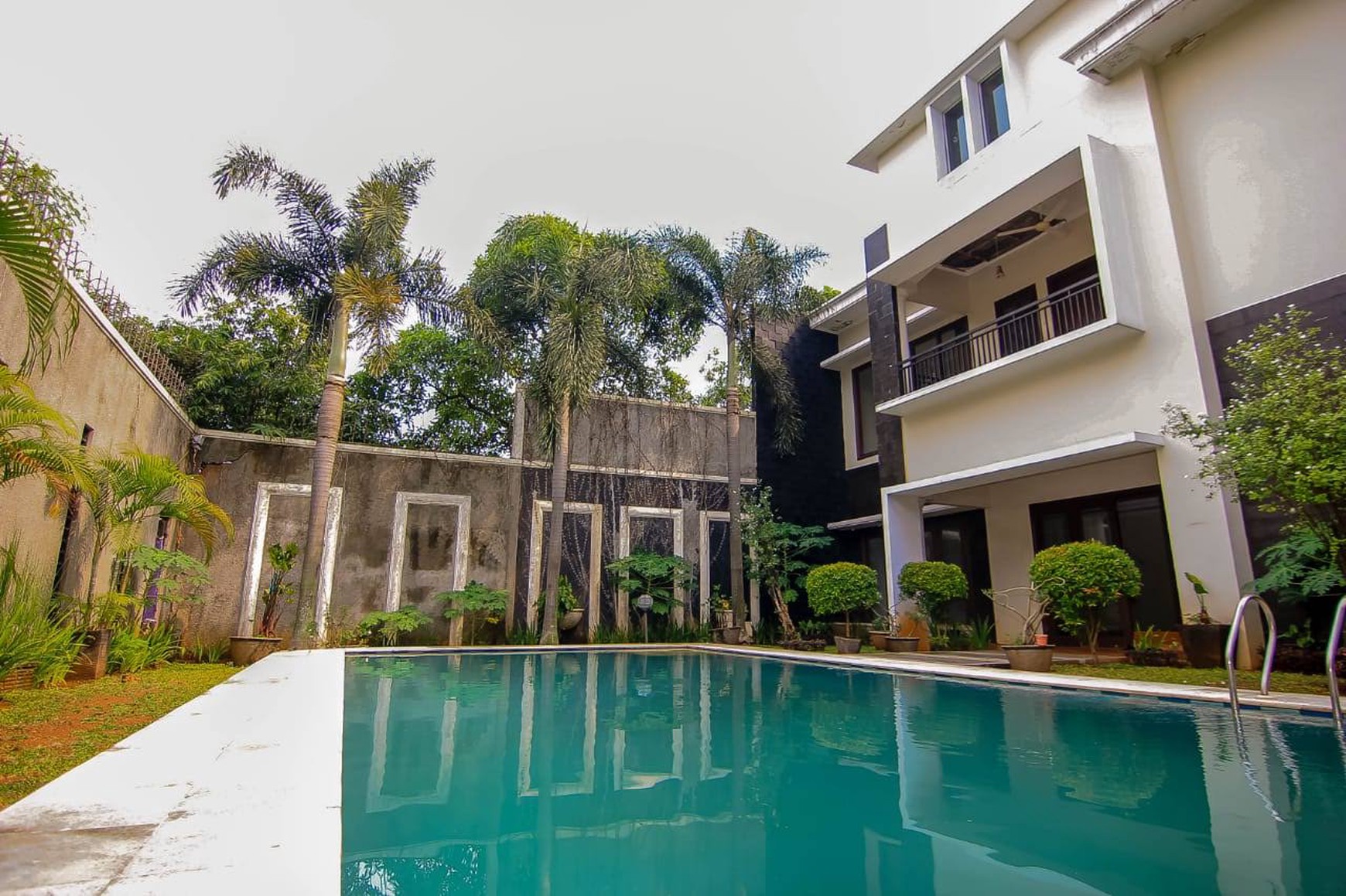 Rumah mewah 2 lantai di Kemang Jakarta Selatan