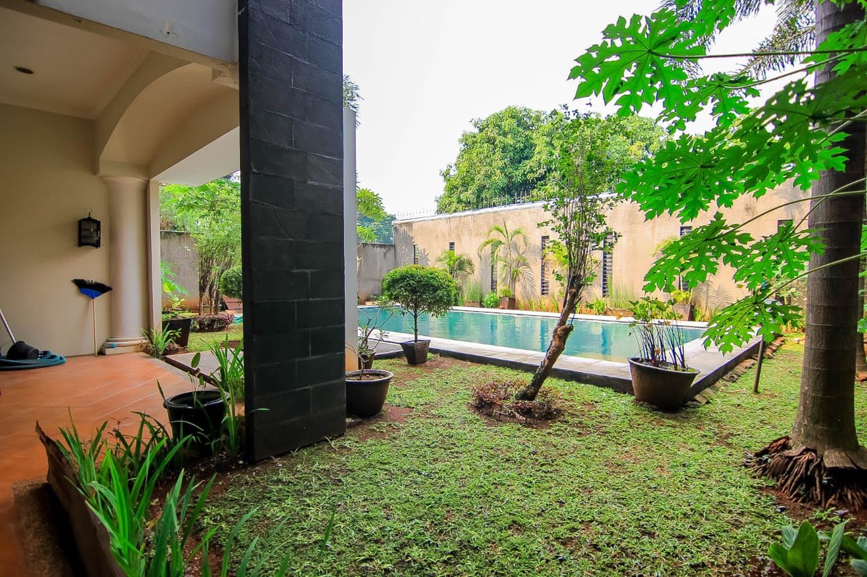 Rumah mewah 2 lantai di Kemang Jakarta Selatan