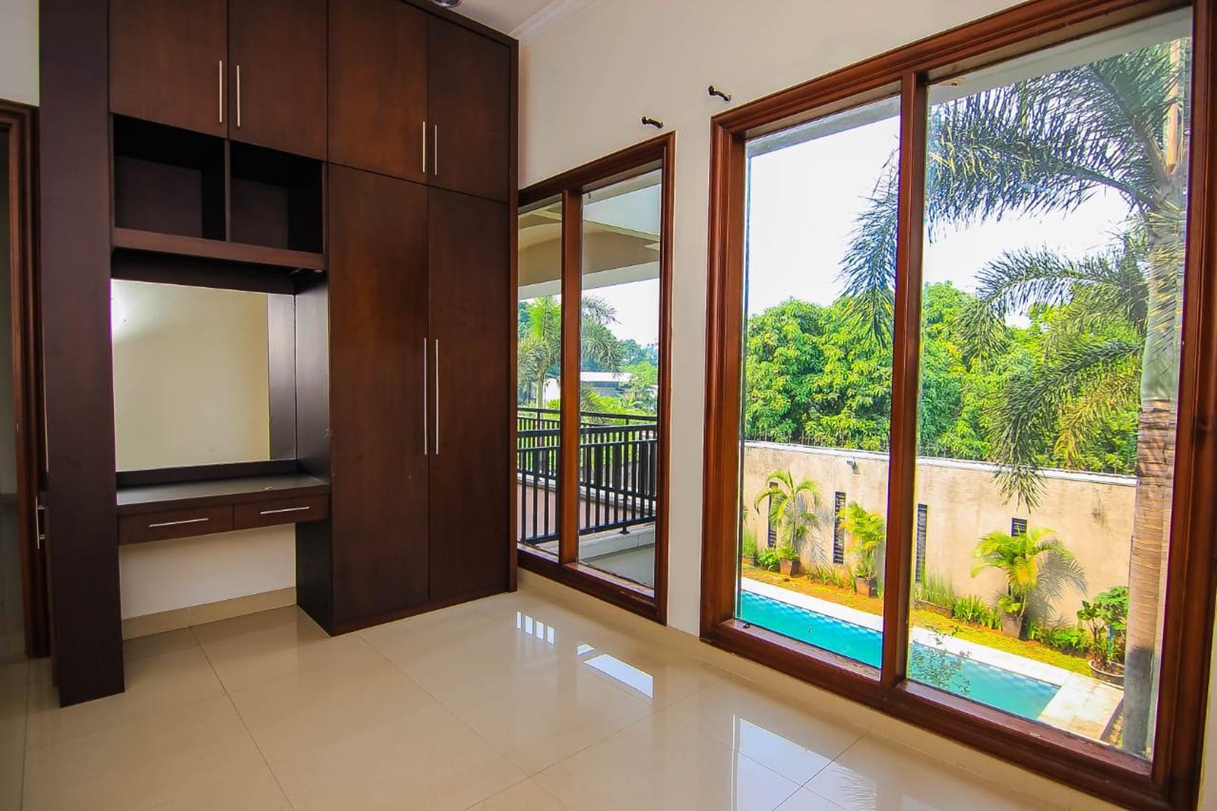 Rumah mewah 2 lantai di Kemang Jakarta Selatan