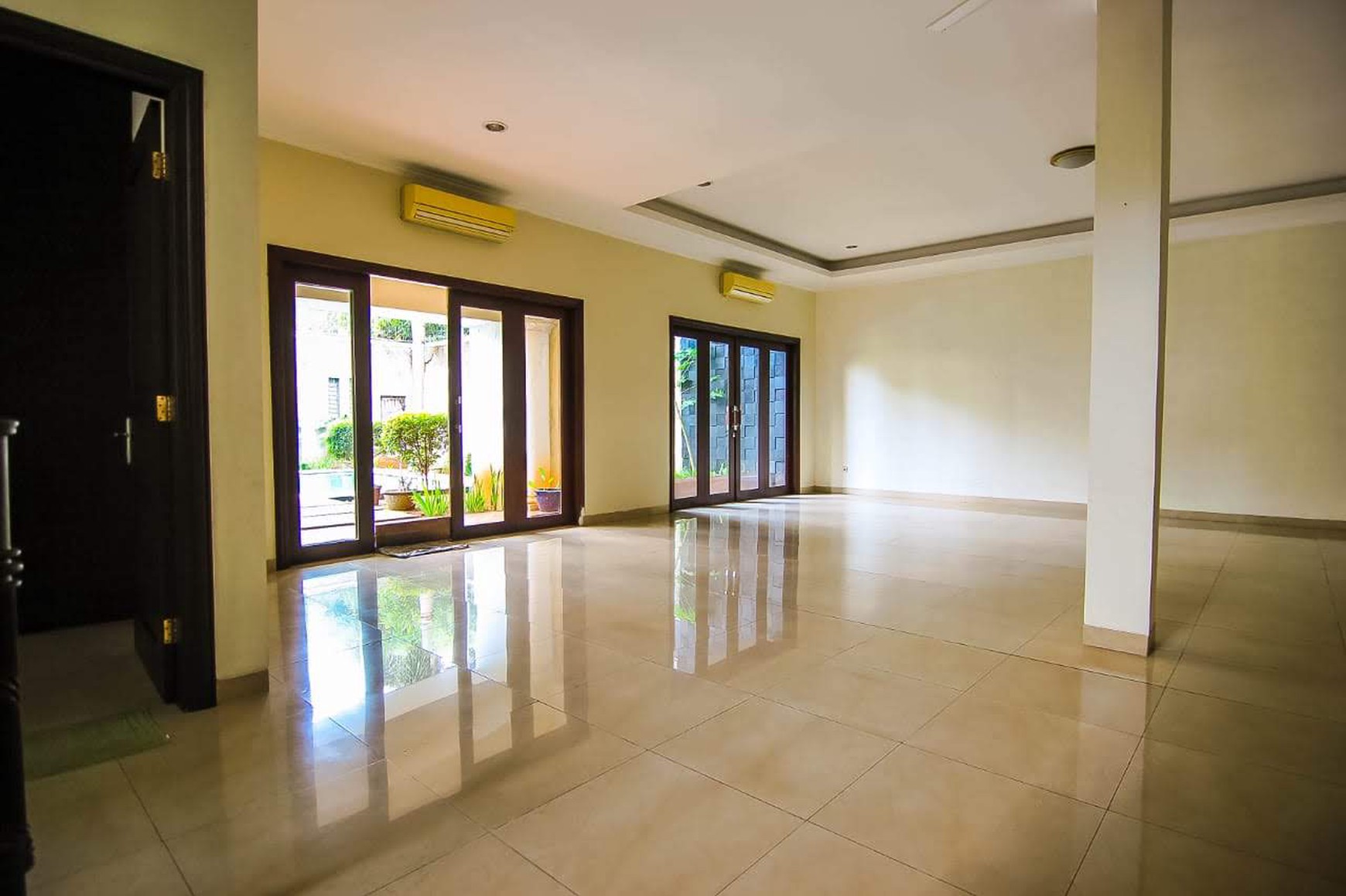 Rumah mewah 2 lantai di Kemang Jakarta Selatan