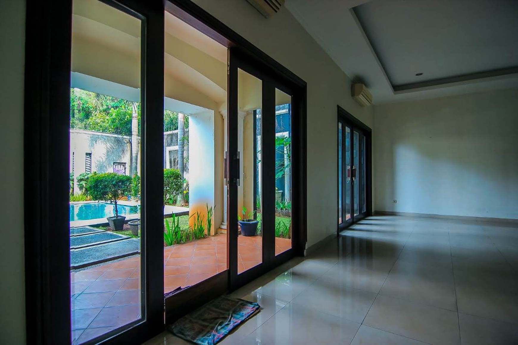 Rumah mewah 2 lantai di Kemang Jakarta Selatan