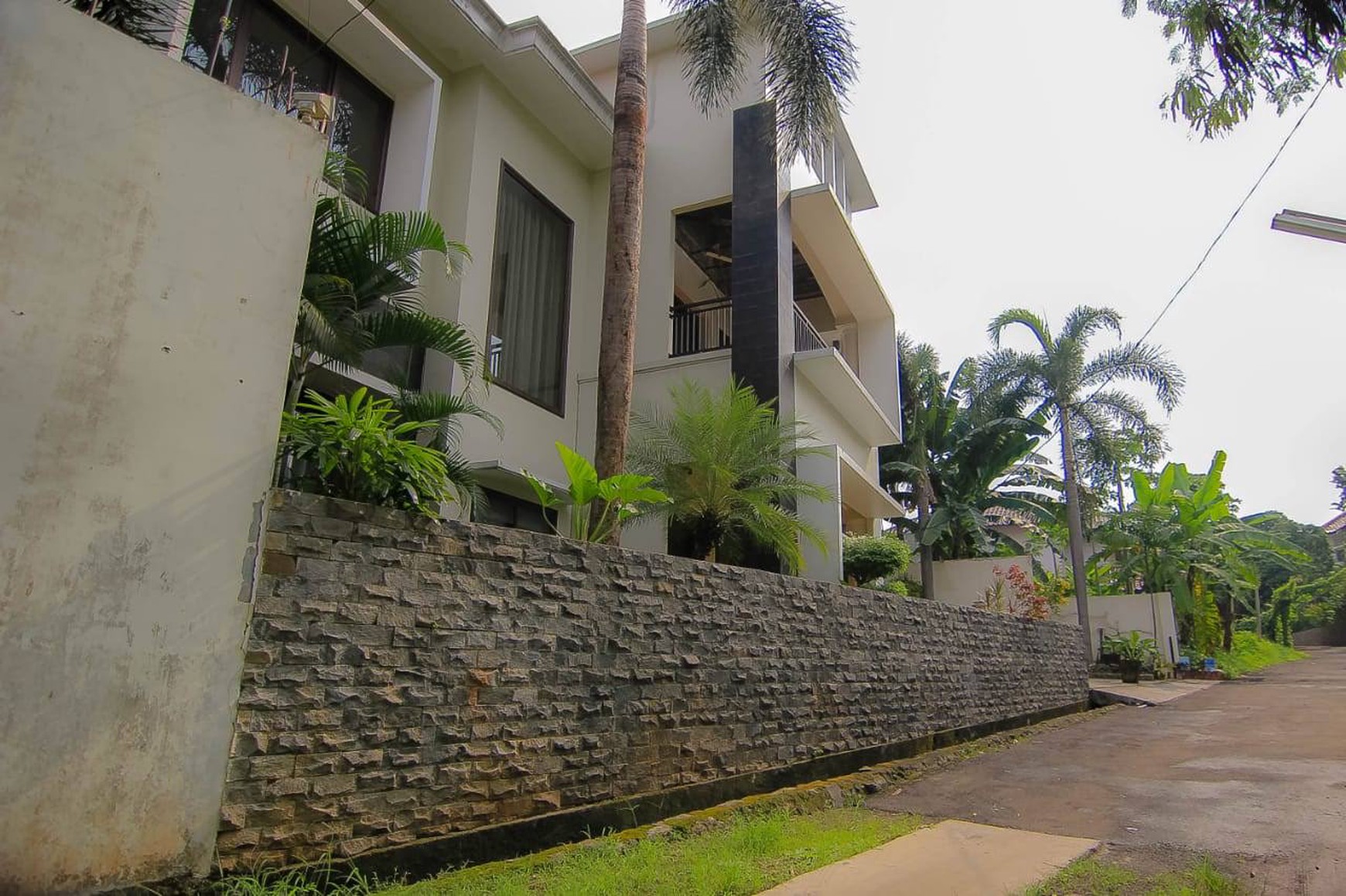 Rumah mewah 2 lantai di Kemang Jakarta Selatan