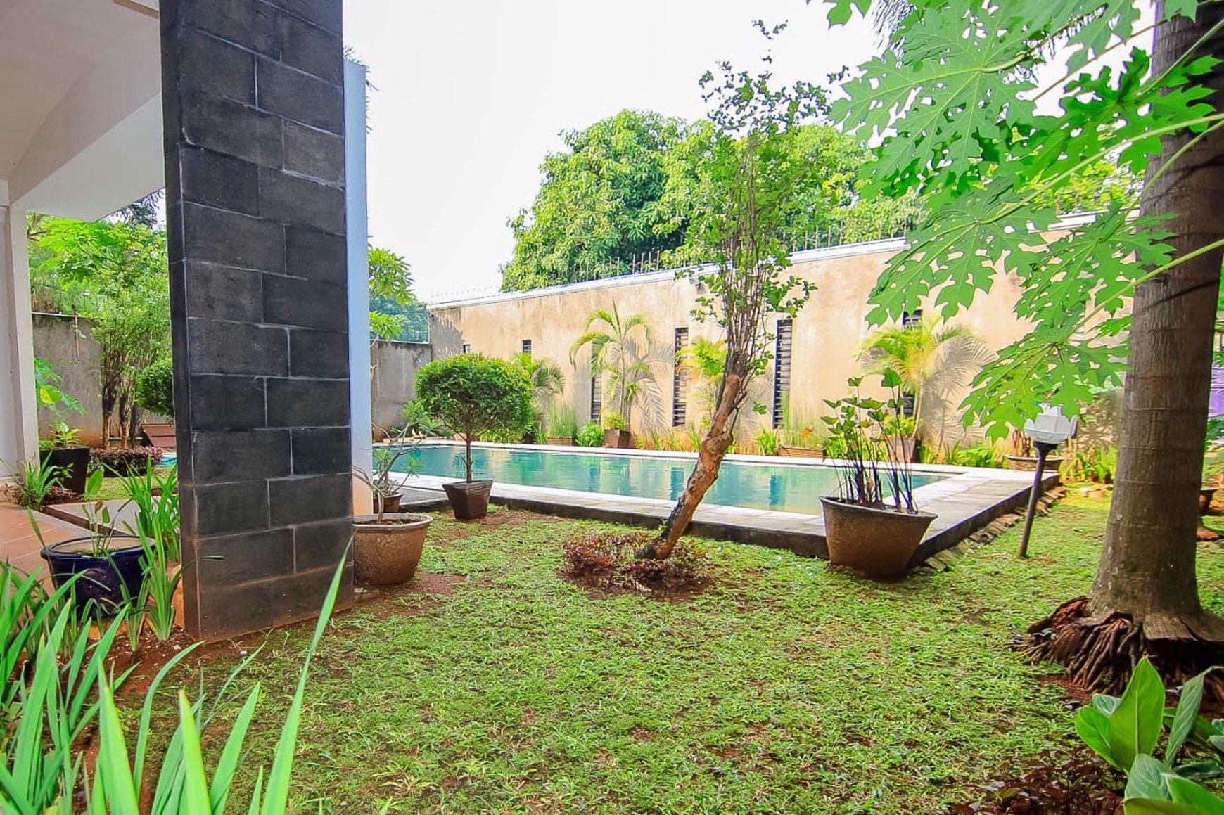 Rumah mewah 2 lantai di Kemang Jakarta Selatan