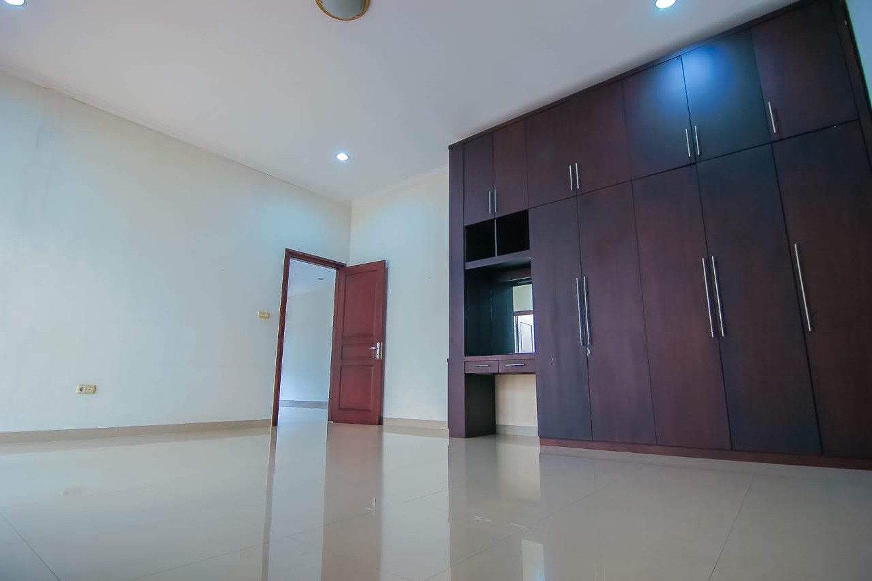 Rumah mewah 2 lantai di Kemang Jakarta Selatan