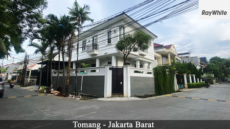 FOR SALE Rumah Modern Minimalis 3 Lantai Tomang Jakarta Barat
