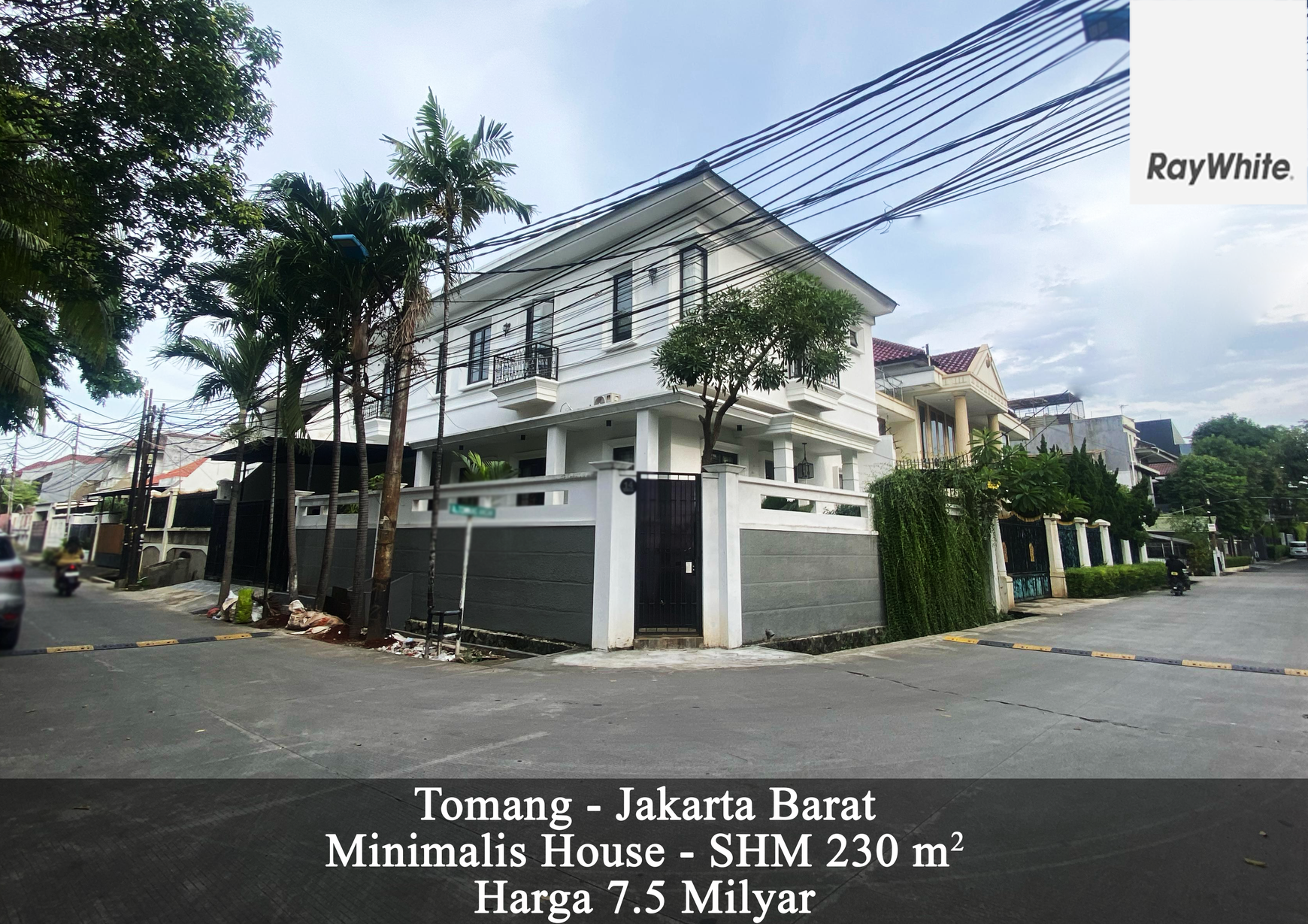 FOR SALE Rumah Modern Minimalis 3 Lantai Tomang Jakarta Barat