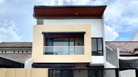 Rumah 2 Lantai Brand New di Griya Loka BSD City