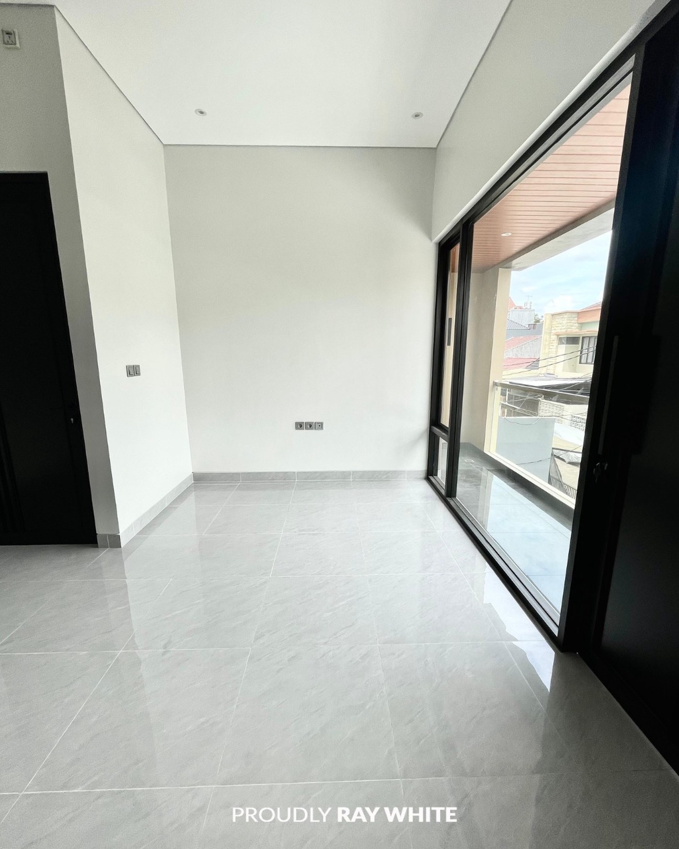Rumah 2 Lantai Brand New di Griya Loka BSD City