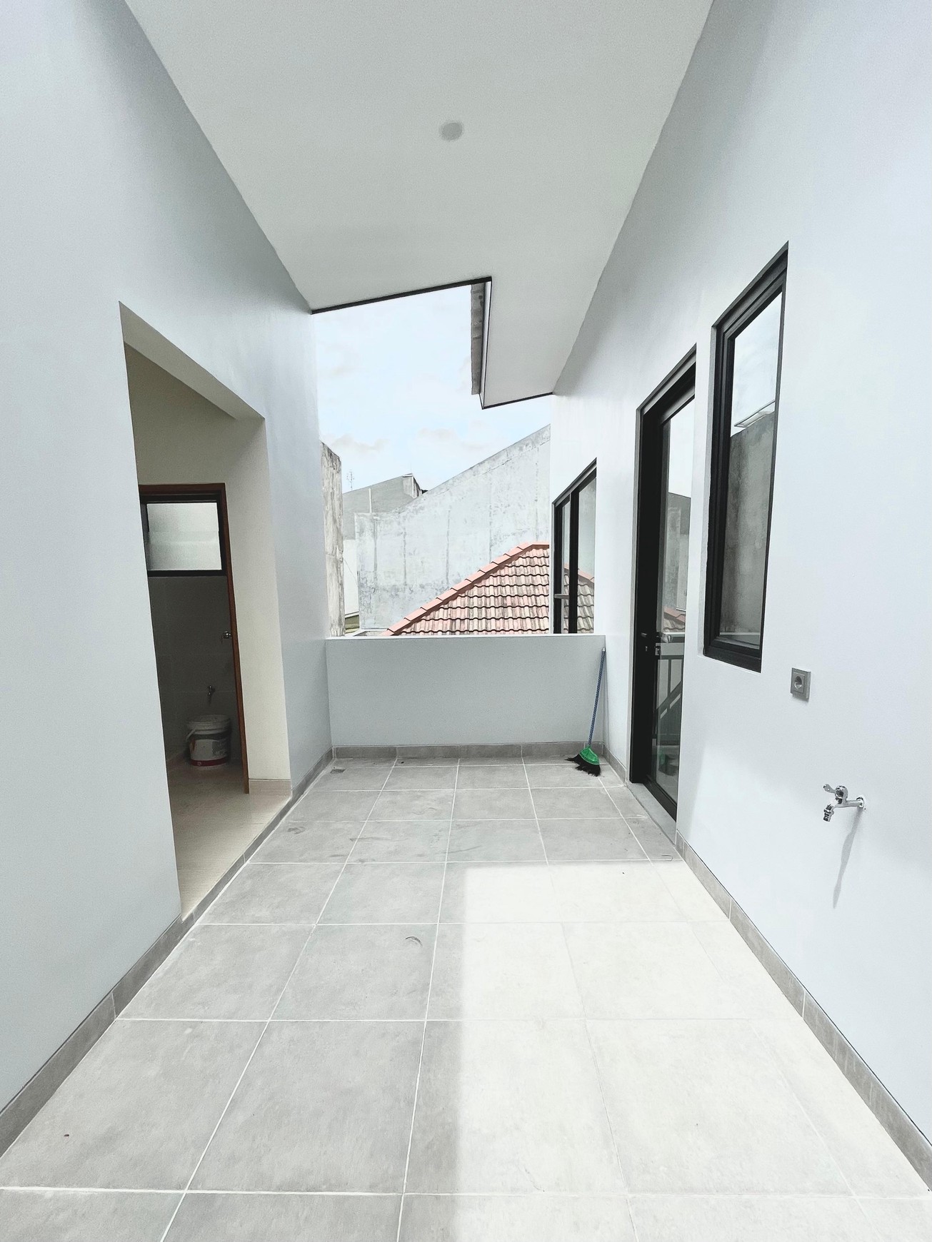 Rumah 2 Lantai Brand New di Griya Loka BSD City