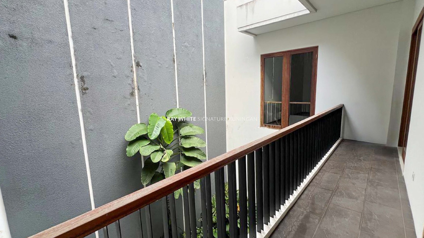 Rumah 2 Lantai Desain Modern di Jl Kerinci VIII Kebayoran Baru