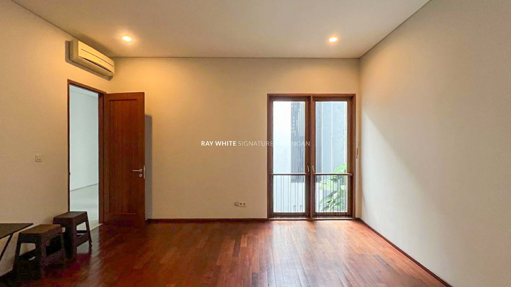 Rumah 2 Lantai Desain Modern di Jl Kerinci VIII Kebayoran Baru