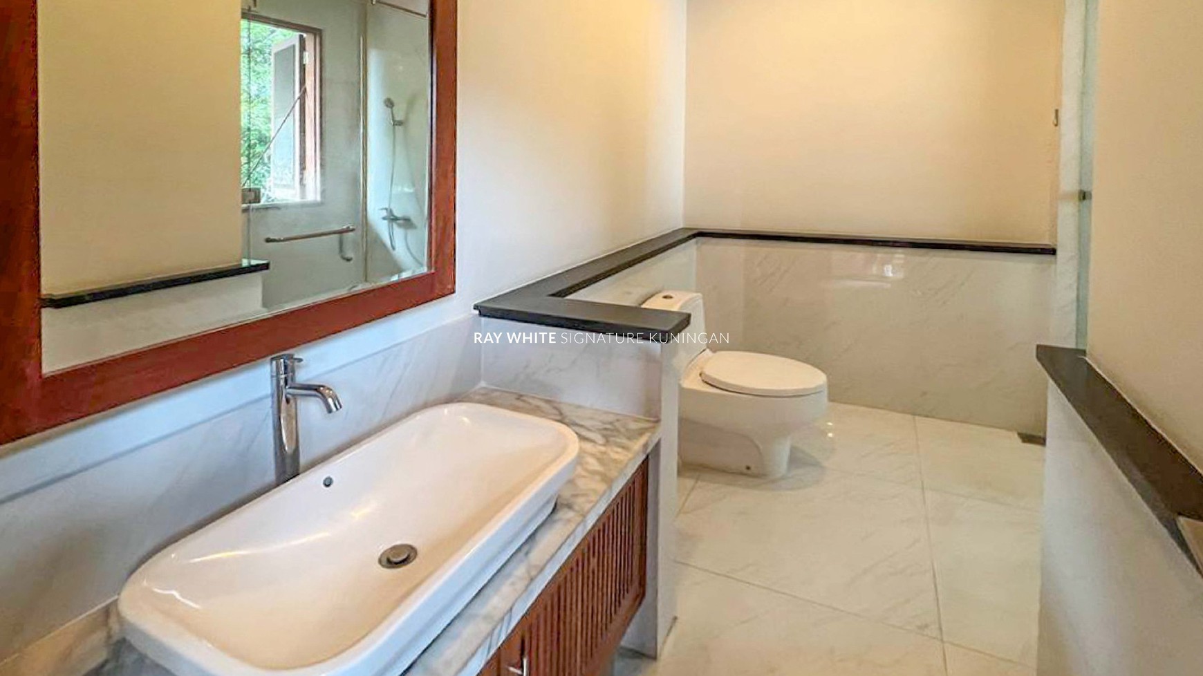 Rumah 2 Lantai Desain Modern di Jl Kerinci VIII Kebayoran Baru