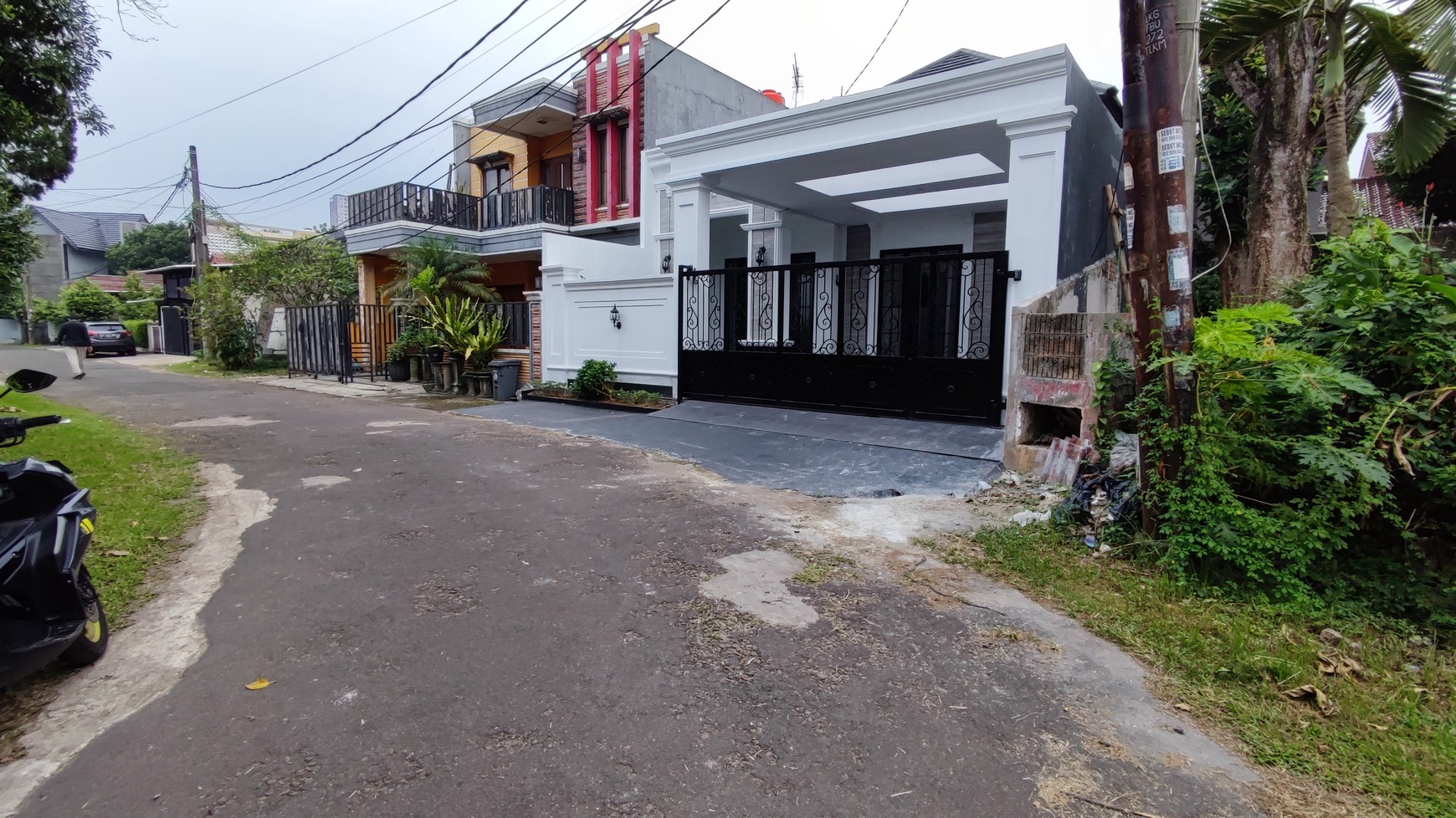 Flash Sale. Kavling plus bangunan di Griya Loka, BSD