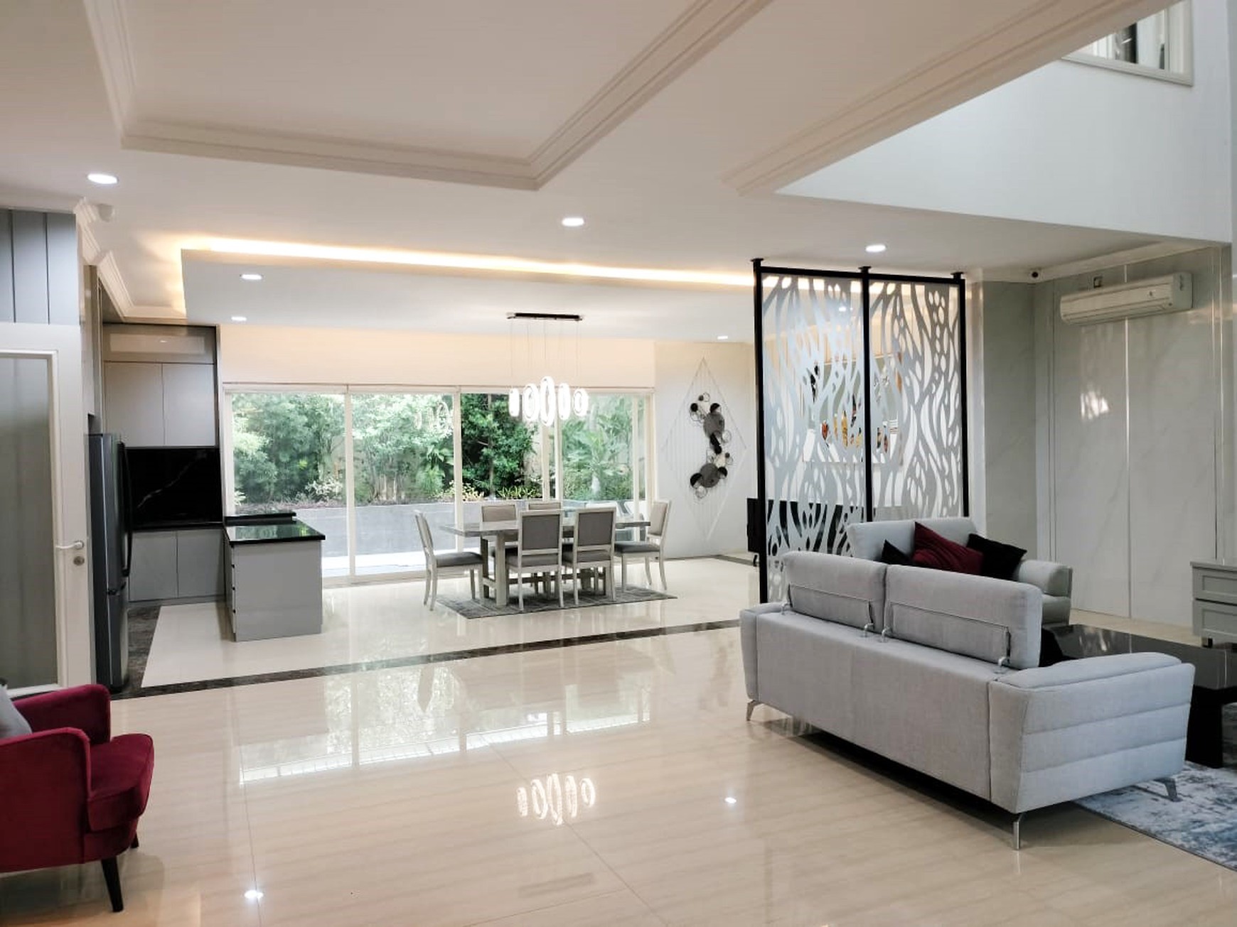 Rumah di Puri Galaxy - bangunan baru , design interior mewah., - TAN -