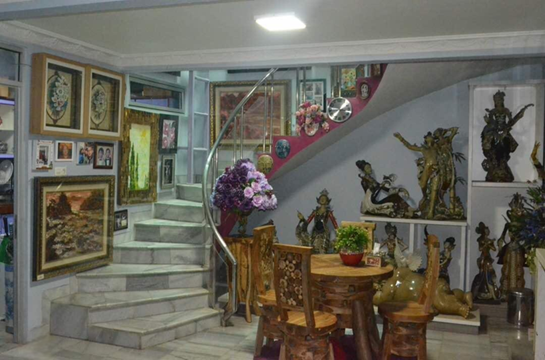 RUMAH HOOK 2 LANTAI KONSEP INDUSTRIAL MODERN DI GRIYA MAS 2, SRENGSENG JAKARTA BARAT
