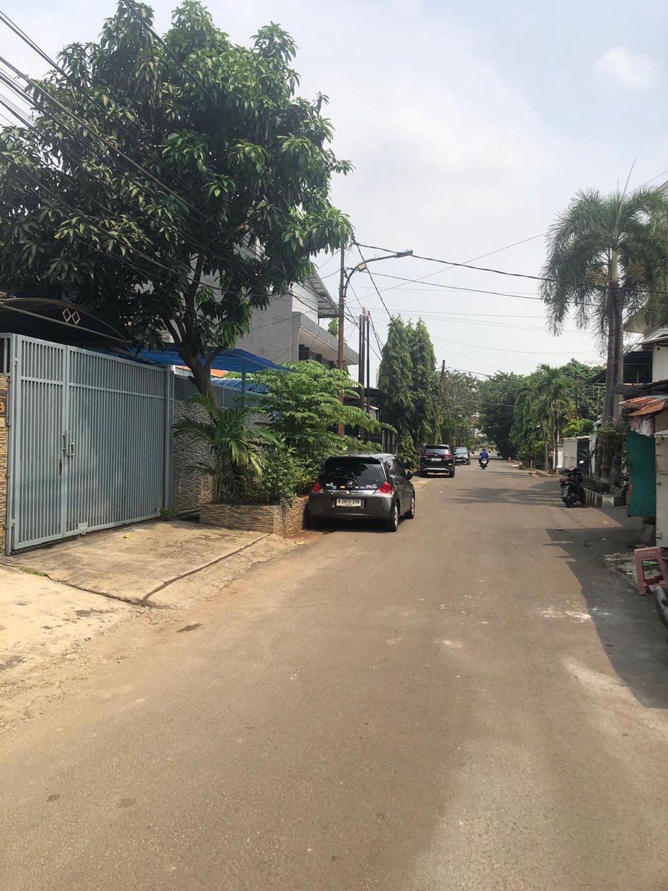 RUMAH HOOK 2 LANTAI KONSEP INDUSTRIAL MODERN DI GRIYA MAS 2, SRENGSENG JAKARTA BARAT