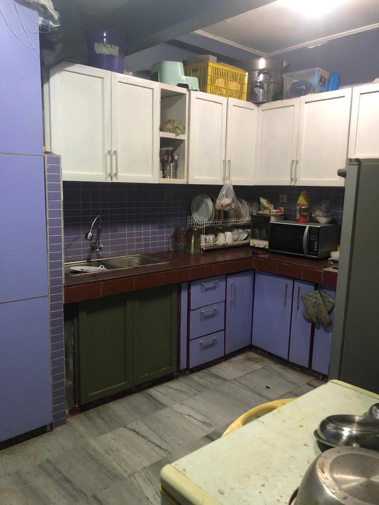 RUMAH HOOK 2 LANTAI KONSEP INDUSTRIAL MODERN DI GRIYA MAS 2, SRENGSENG JAKARTA BARAT