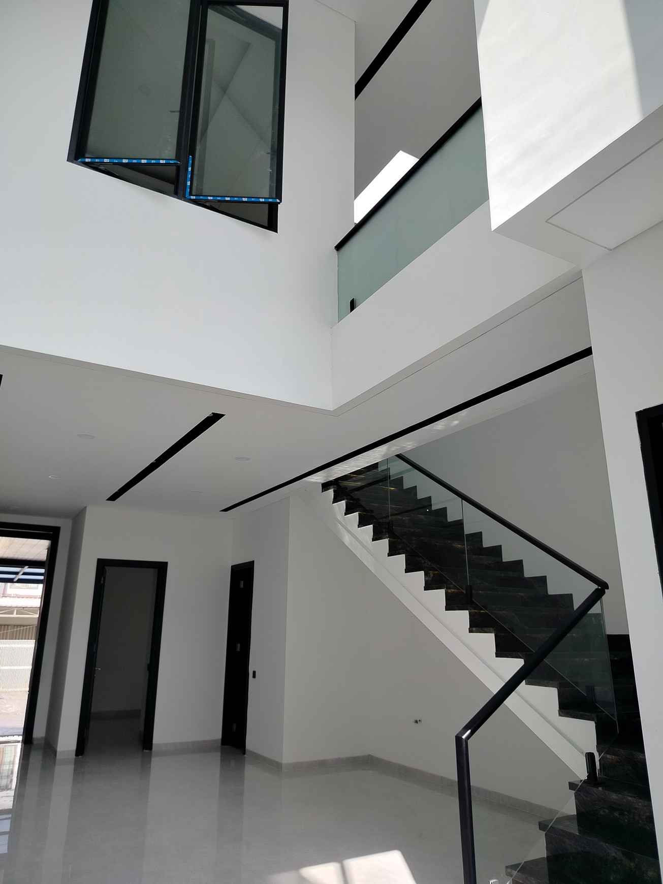Dijual Rumah 2 lantai Smart Home Modern di Kupang Baru