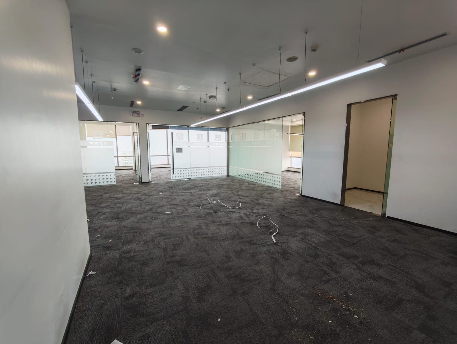 Office Space Soho Capital di Jakarta Barat, 420 m2, akses langsung ke mall Neo Soho, 800 meter ke pintu Tol Tomang