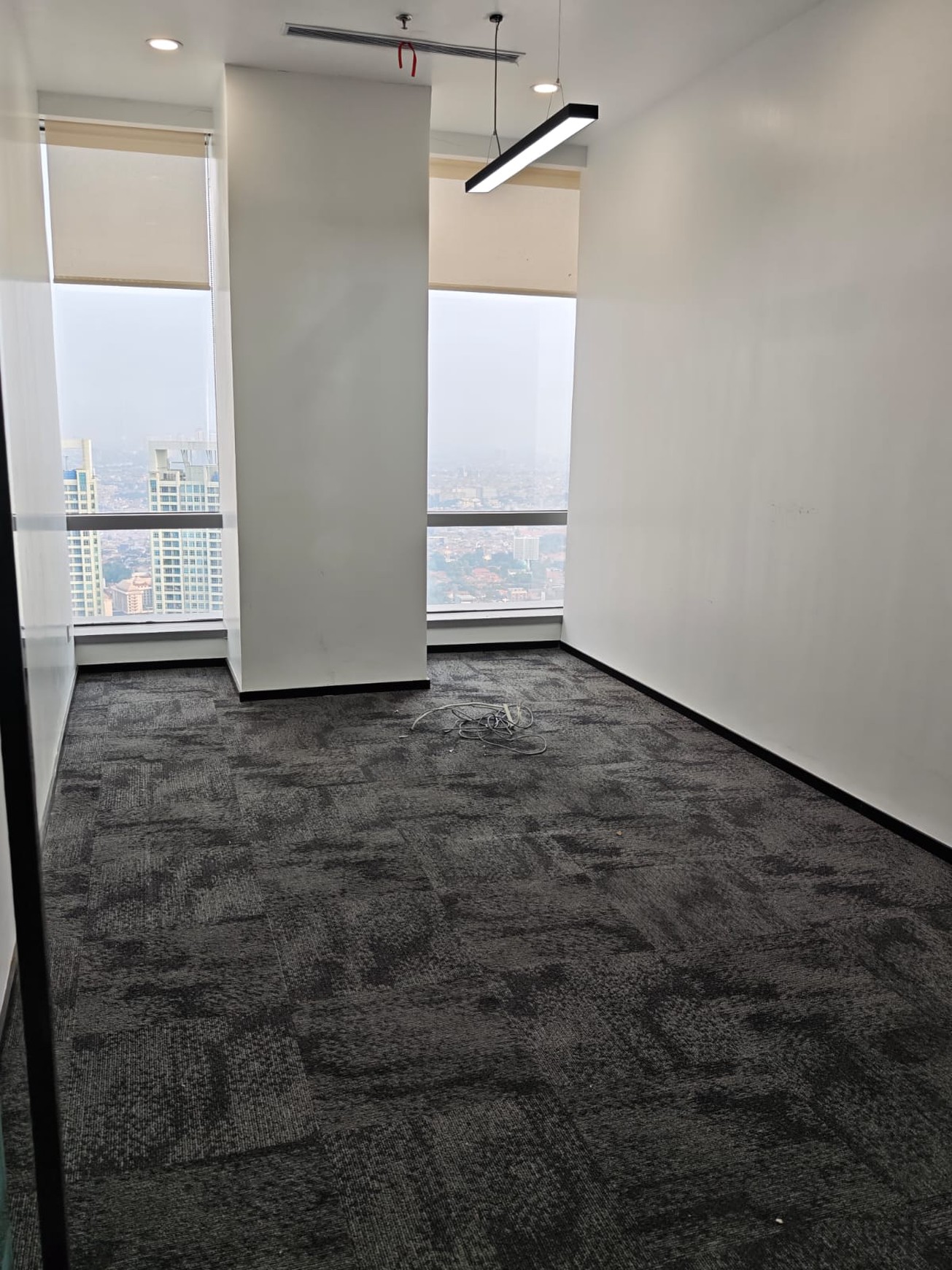 Office Space Soho Capital di Jakarta Barat, 420 m2, akses langsung ke mall Neo Soho, 800 meter ke pintu Tol Tomang