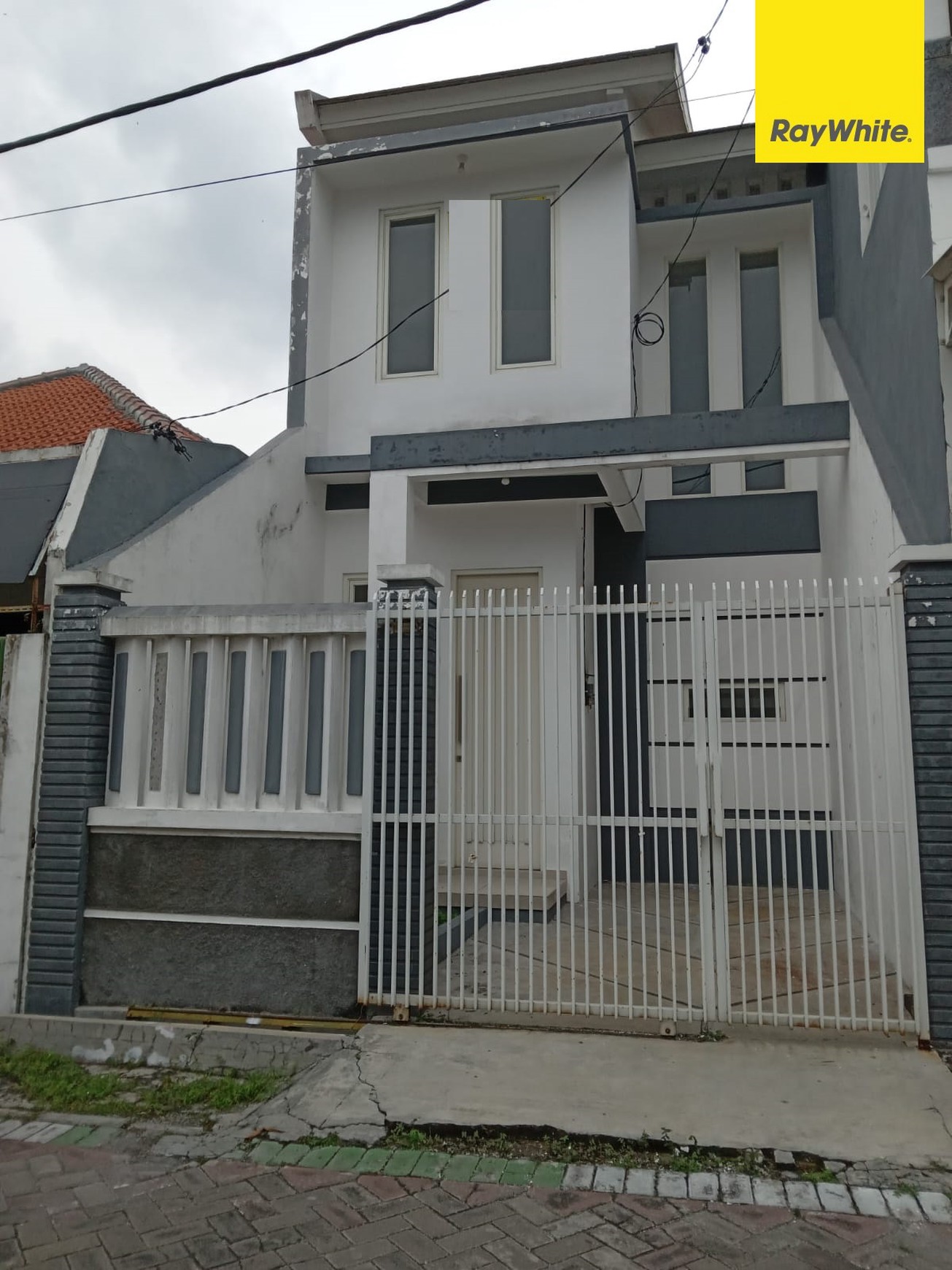 Dijual Rumah 2 lantai SHM di Karang Asem Surabaya