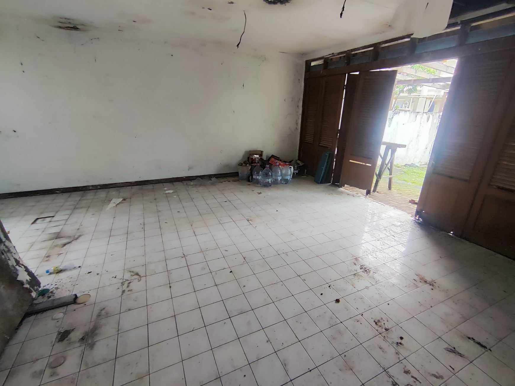 DIJUAL RUMAH DAN TANAH DIPOJOK, DI DELIMA TIMUR LEBAK BULUS