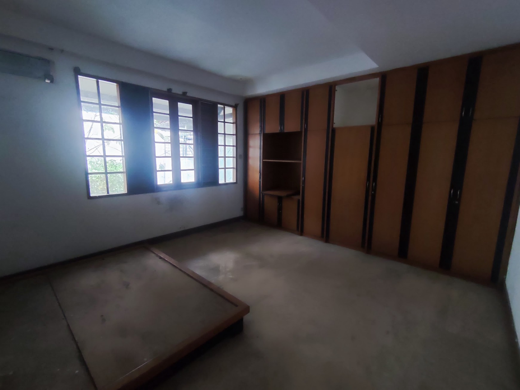 DIJUAL RUMAH DAN TANAH DIPOJOK, DI DELIMA TIMUR LEBAK BULUS