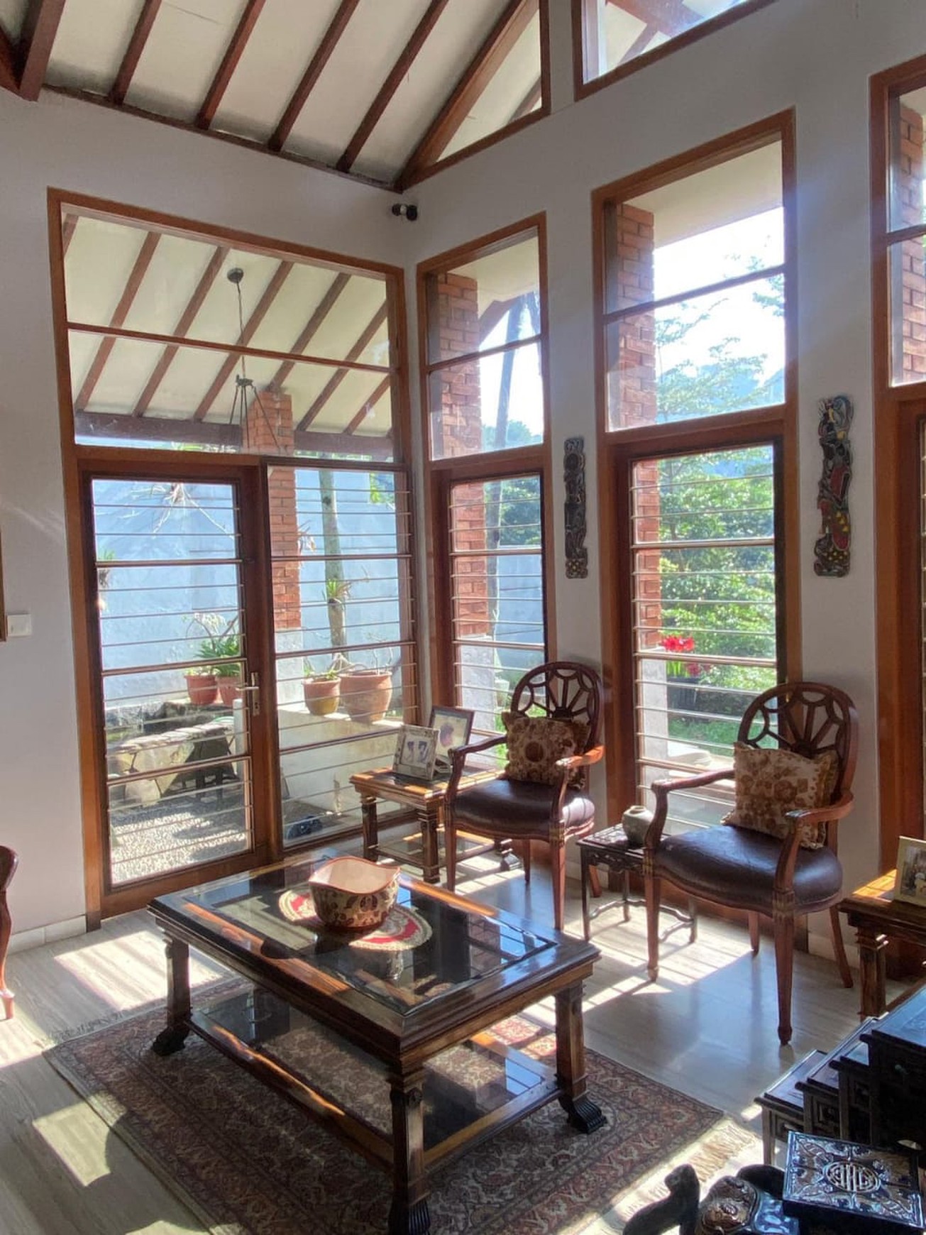Dijual Rumah Asri View Cantik di Dago Bandung
