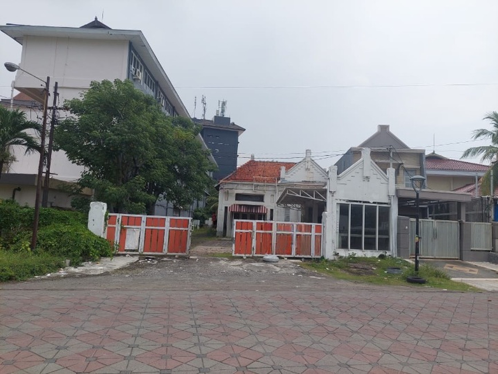 Rumah di sewakan Jalan Mawar Cocok untuk usaha 350 juta / tahun nego