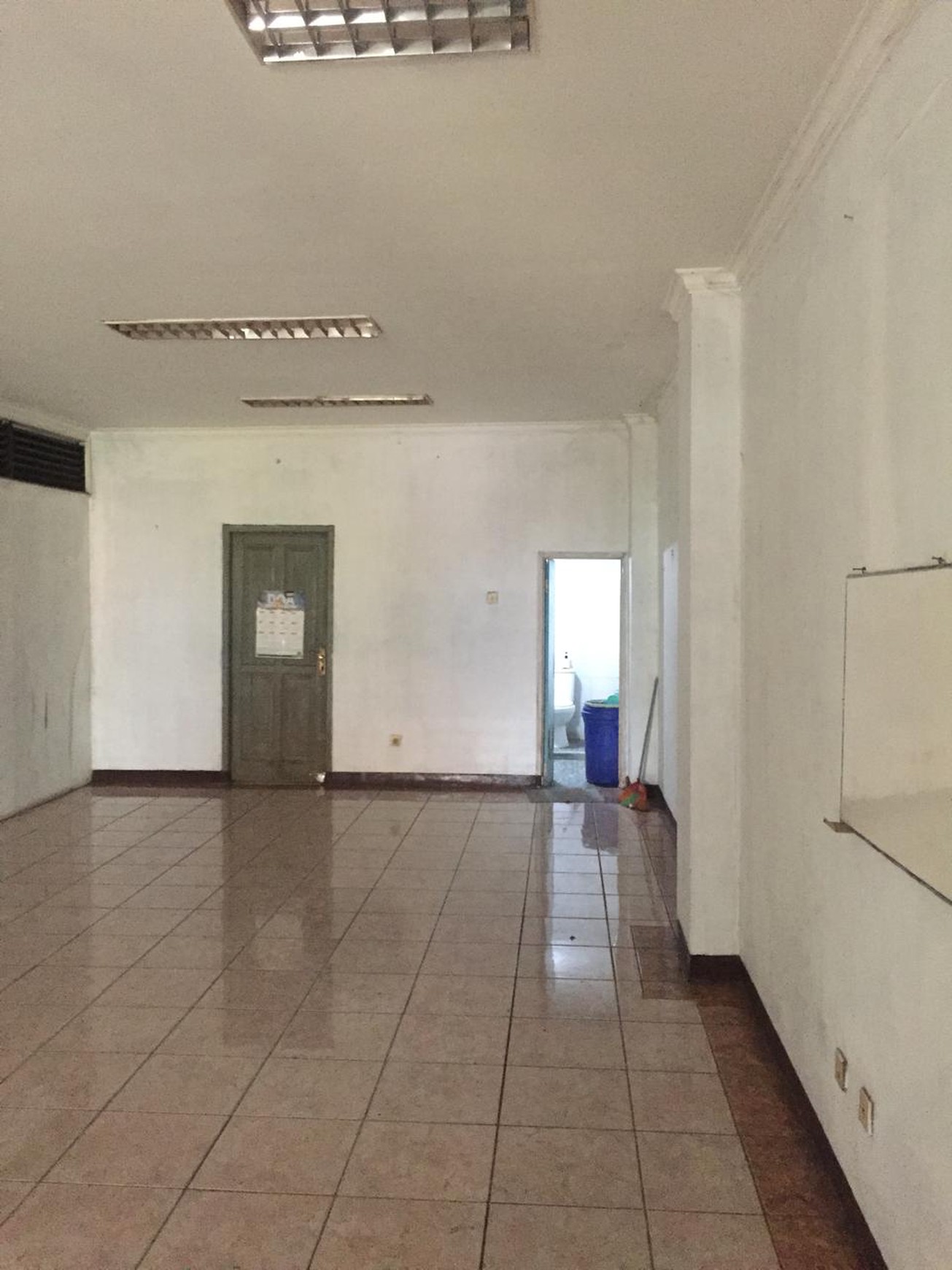 Gedung Kos-kosan 22 Kamar di Cawang Jakarta Timur