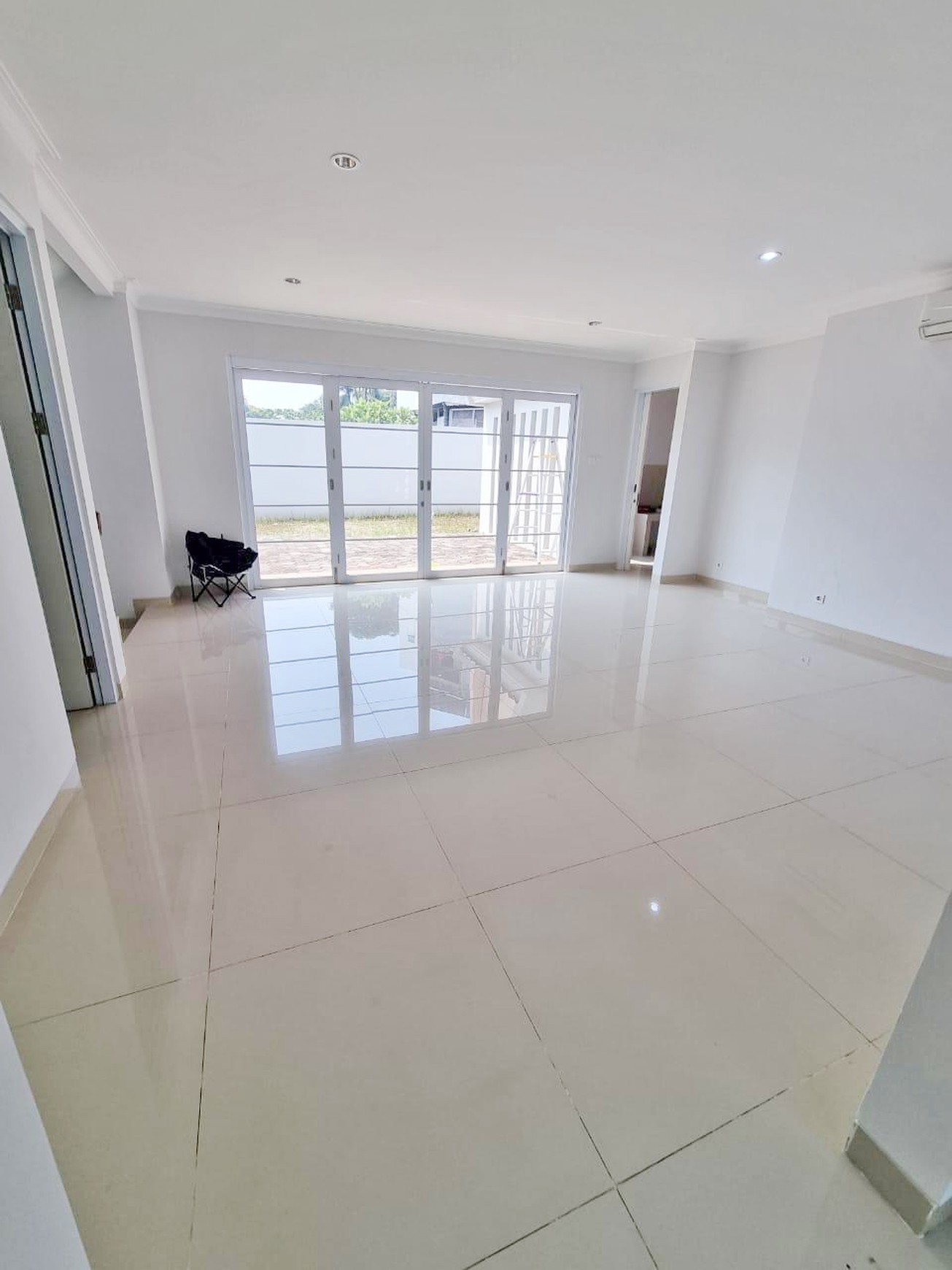 Rumah Modern di Cluster Alicante Gading Serpong