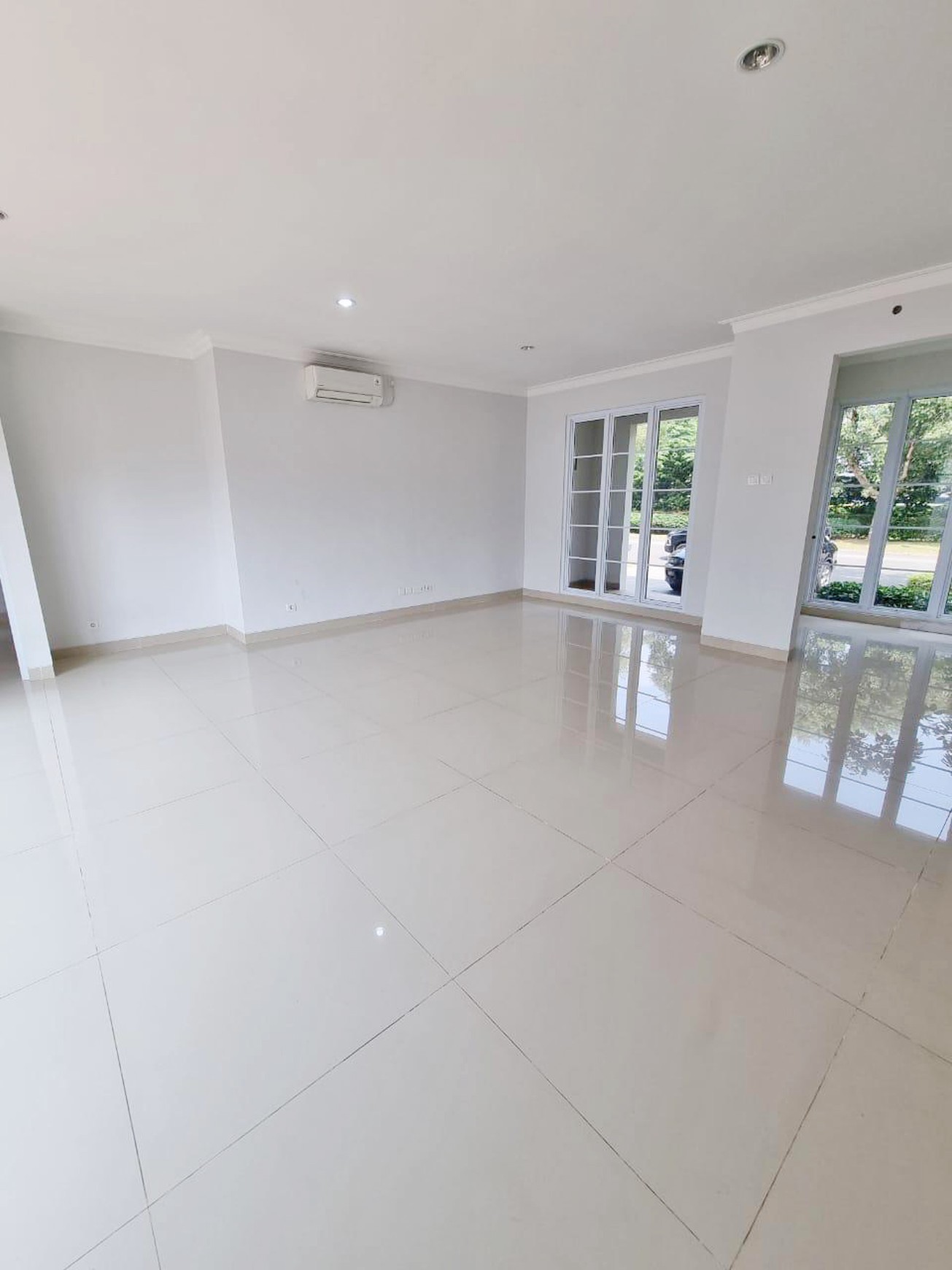 Rumah Modern di Cluster Alicante Gading Serpong