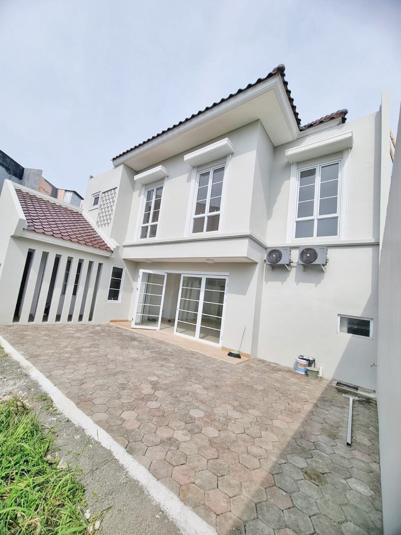 Rumah Modern di Cluster Alicante Gading Serpong