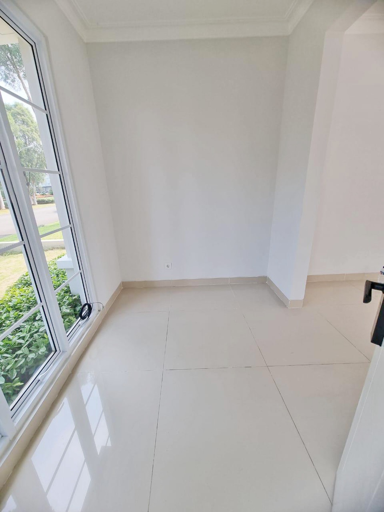 Rumah Modern di Cluster Alicante Gading Serpong