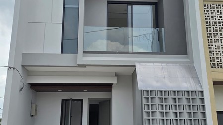 Dijual Rumah Clover Ville Surabaya