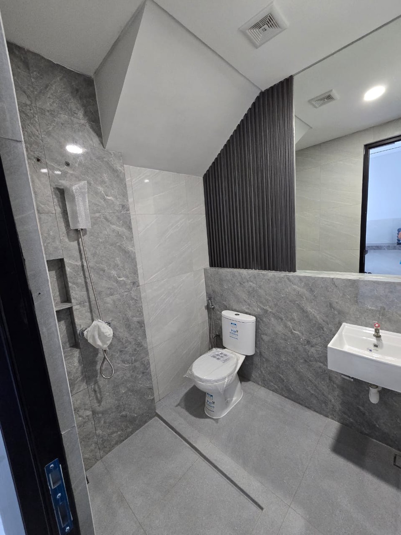 Dijual Rumah Clover Ville Surabaya