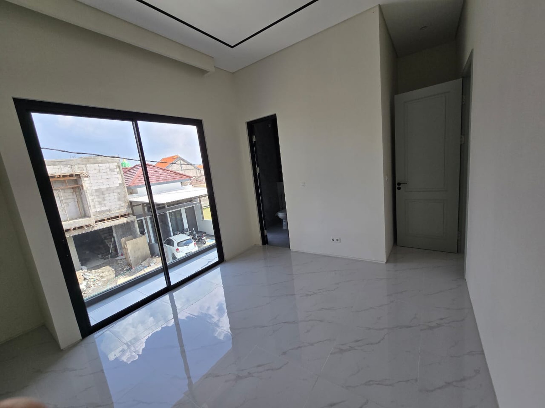 Dijual Rumah Clover Ville Surabaya